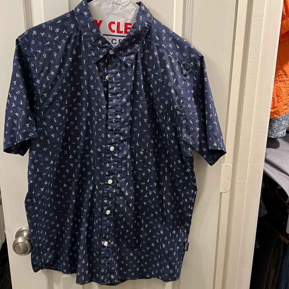 Men’s Patagonia shirt blue medium